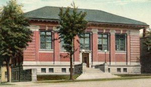 Circa 1905-10 Herrick Public Library in Wellington, Ohio Postcard P5