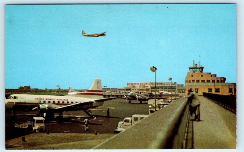 CHICAGO, IL Illinois    MIDWAY  AIRPORT  Planes  c1950s   Postcard