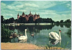 B-74160 Cast Lake with Palace (Pedogogic College) - Schwerin, Germany