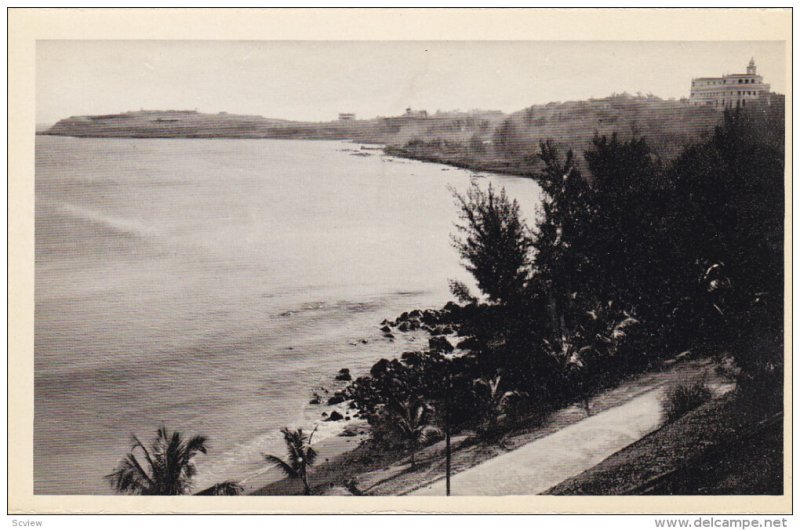 DAKAR, Senegal; La Corniche le soir, 10-20s