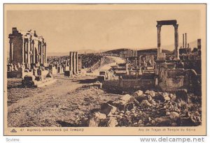 Arc De Trajan Et Temple Du Genie, Ruines Romaines De Timgad, Algeria, Africa,...