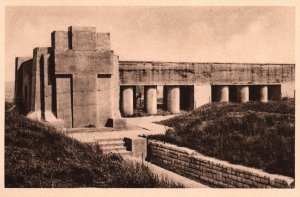 VINTAGE POSTCARD THE EXTERIOR VIEW OF THE BAYONET TRENCH FRENCH WESTERN FRONT