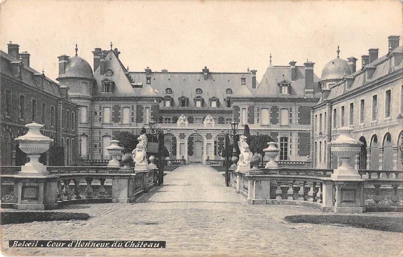 BR55423 Cour d honneur du chateau Beloeil belgium