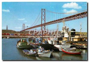 Postcard Modern Lisboa Portugal Ponte Sobre o Tejo Fishing Boat