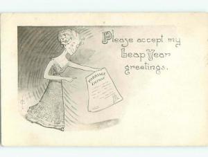 Divided-Back NEW YEAR SCENE Great Postcard W7488