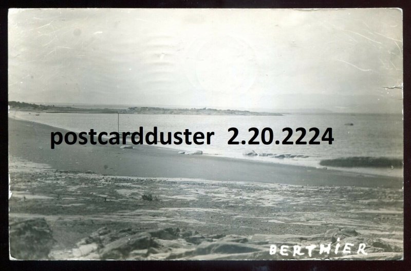 h2612 - BERTHIER Quebec 1940 Beach View. Real Photo Postcard