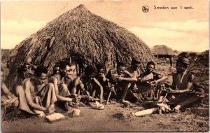 Congo Smeden aan het Werk Natives Vintage Postcard 09.61