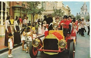 America Postcard - Riding Down Main Street - Mickey Mouse - Ref 2685A