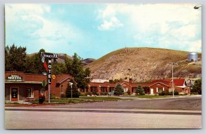 Montpelier Idaho~Jewell Motel Roadside Entrance View On Jct Hwy~Vintage Postcard