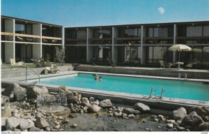 EDMONTON , Alberta , Canada ,1950-60s ; Edmonton Inn, Swimming Pool