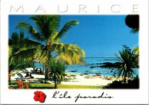 VINTAGE CONTINENTAL SIZE POSTCARD BEACHFRONT VIEW MAURITIUS AFRICA