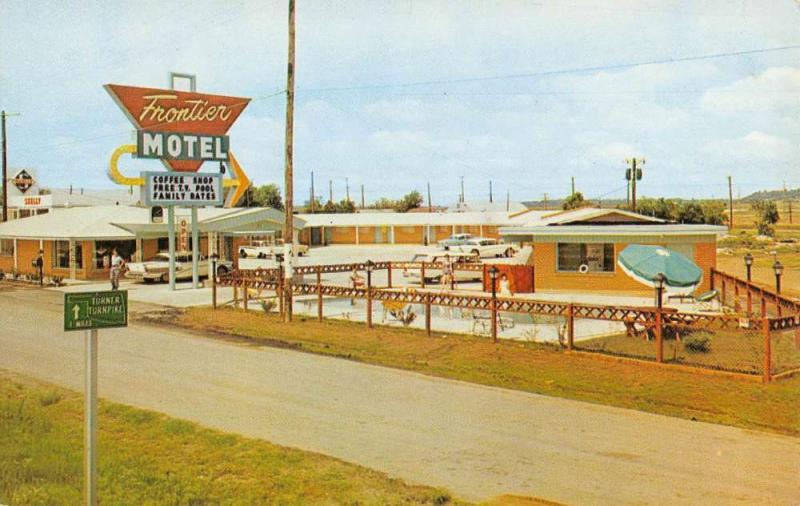 Tulsa Oklahoma New Frontier Motel Street View Vintage Postcard K58562