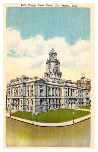 Postcard COURT HOUSE SCENE Des Moines Iowa IA AR9309