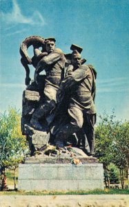 Russia Volgograd Monument Ensemble Sculptural Composition Vintage Postcard 07.50