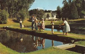 PARIS, MI Michigan  FISH HATCHERY Kids at Trout Pond  HURON CO Roadside Postcard