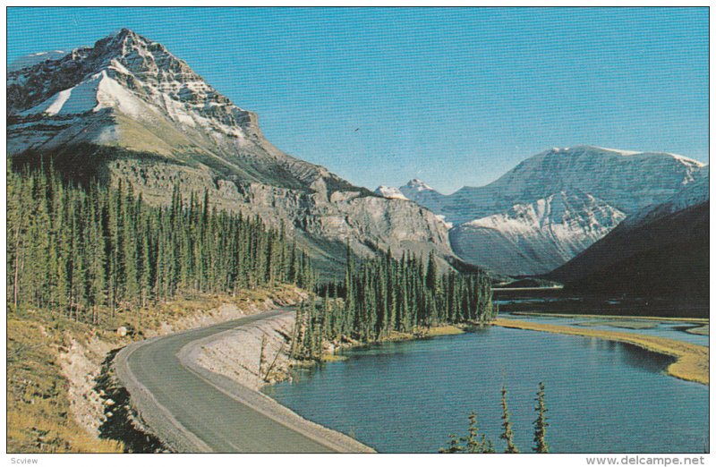 Columbia Icefield Peak, Jasper-Banff Highway, Canadian Rockies, Sunwapta Rive...