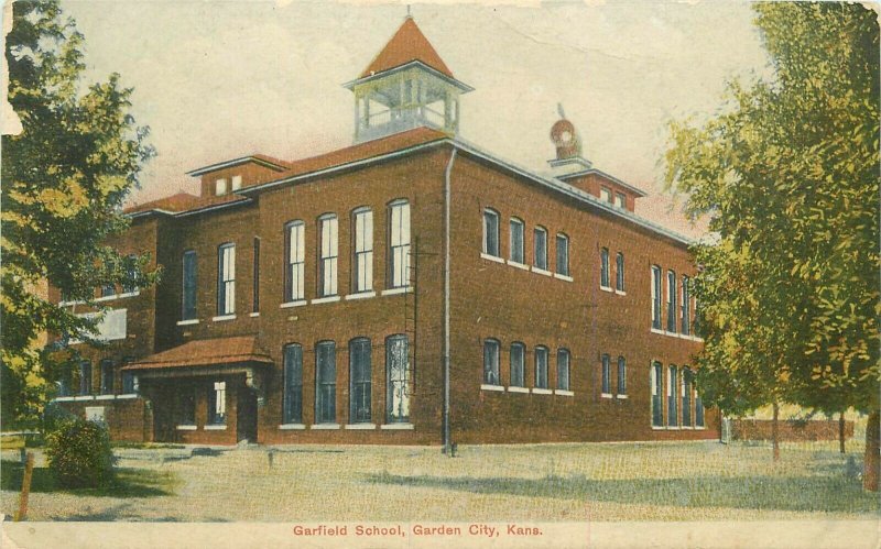 C-1910 Garfield School Garden City Kansas Postcard Harvey PO News 10682