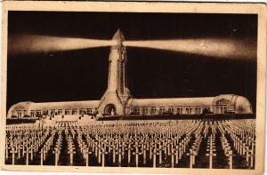 CPA Oussaire et Phare de DOUAUMONT la nuit - Nationalfriedhof von (432641)