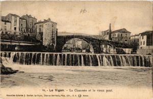 CPA Le VIGAN - La Chaussée et le vieuc pont (459311) 