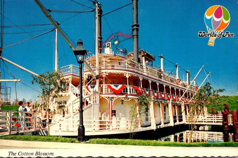 Missouri Kansas City Worlds Of Fun The Cotton Blossom Sternwheeler