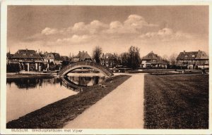 Netherlands Bussum Bredius Plantsoen met Vijver Vintage Postcard C121