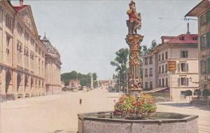 Switzerland Bern Kindlifresserbrunnen mit Kornhaus und Stadttheater