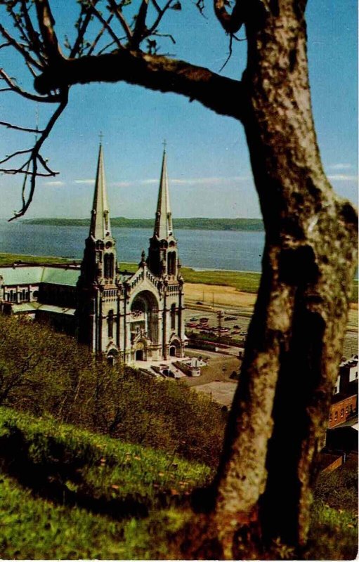 Canada Ste Anne de Beaupre Quebec / Postcard / c 1976 / to West Virginia / Cover