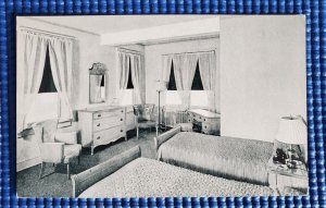 Vintage THE NEW COLONIAL HOTEL interior View of Bedroom Washington DC Postcard
