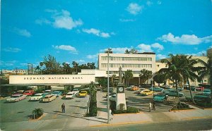 Postcard Florida Fort Lauderdale Broward National Bank 1950s autos 23-11020