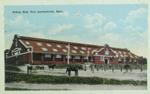 C.1905-10 Riding Hall, Fort Leavenworth, Kans. Vintage Postcard P69