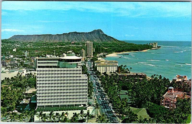 Postcard HIGHWAY SCENE Honolulu - Waikiki Hawaii HI AM8740