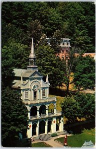 VINTAGE POSTCARD: THE HOLY STAIRS AT. ANNE BEAUPRE QUEBEC COLONIAL MINT CONDITIO