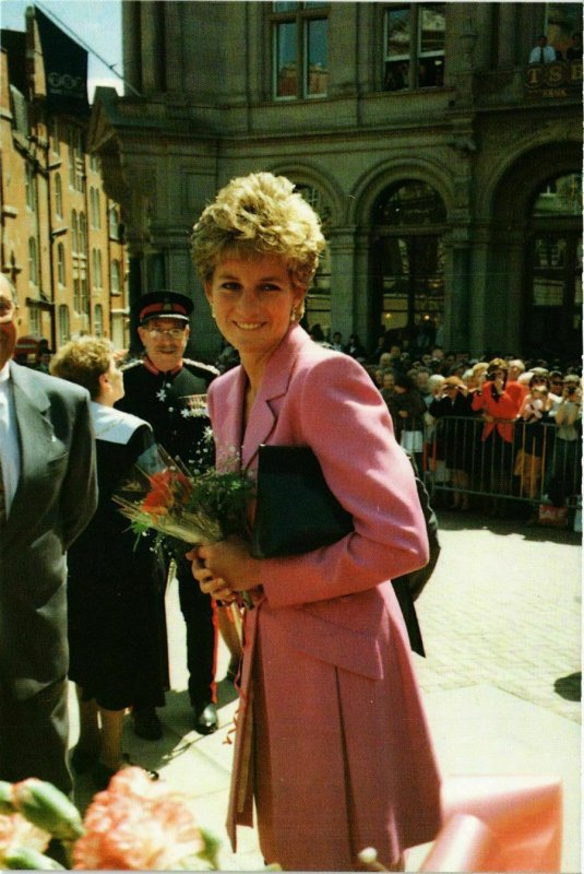 CPM AK HRH Princess Diana BRITISH ROYALTY (836467)