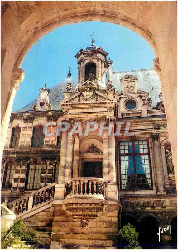 Modern Postcard La Rochelle (Char Mar) At the Interior Court Hotel de Ville (...