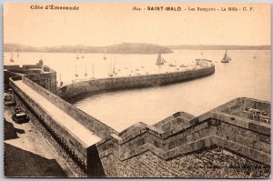 Cote D'Emeraude Saint Malo Les Remparts Le Mole France Postcard