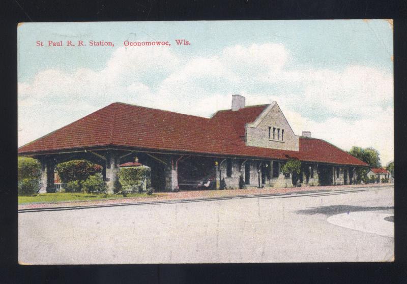 OCONOMOWOC WISCONSIN ST PAUL RAILROAD DEPOT TRAIN STATION VINTAGE POSTCARD