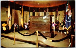 Postcard - Interior, The Lincoln Tomb, Oak Ridge Cemetery - Springfield, IL