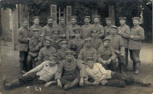 Military World War 1 Group of Soldiers Vintage RPPC 07.10