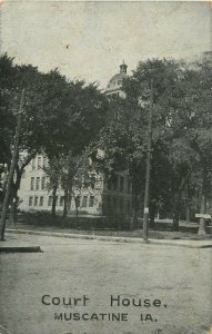 MUSCATINE IOWA COURT HOUSE POSTCARD