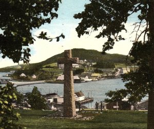 c1930 GASPE QUEBEC CANADA JACQUES CARTIER MEMORIAL CROSS POSTCARD 43-126