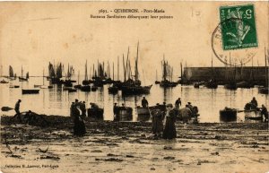CPA QUIBERON - Pont-Maria - Bateaux Sardiniers debarquant leur poisson (431177)