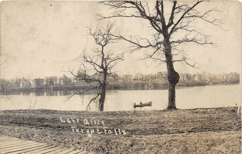 H37/ Fergus Falls Minnesota RPPC Postcard 1915 Lake Alice Park Boat Homes