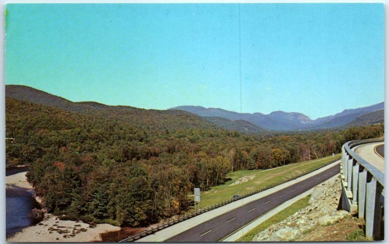 M-54733 Majestic Franconia Notch New Hampshire