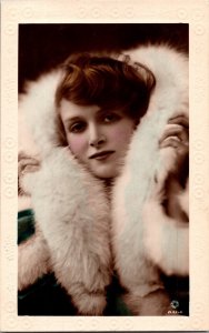 RPPC Vintage GLADYS COOPER Theater Beauty tinted British photo postcard KB5