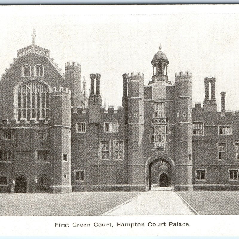 c1910s Hampton Court Palace, England First Green Court Tudor Architecture A359