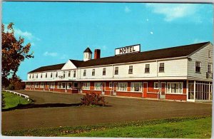 Postcard MOTEL SCENE Amherst Nova Scotia NS AO6125