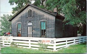 Postcard MO St. Joseph - Historical Jesse James home