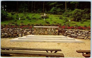 Postcard - Garden Of Remembrance, St. Francis Chapel, Cathedral Of The Pines, NH