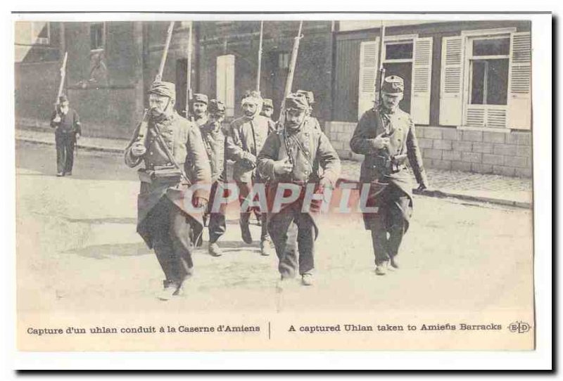 Old Postcard Capture & # 39un uhlan led to the barracks & # 39Amiens