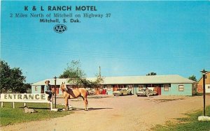 Mitchell South Dakota 1950s K&L Ranch Motel Grigg Dexter Postcard 21-13440